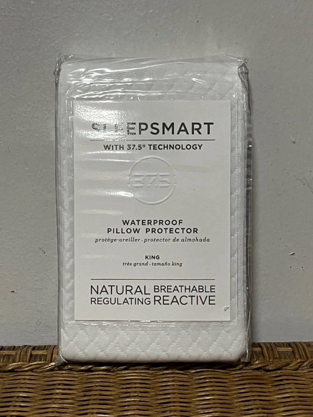Pottery Barn. Sleepsmart w/ 37.5 Technology Pillow Protector. Sz. King